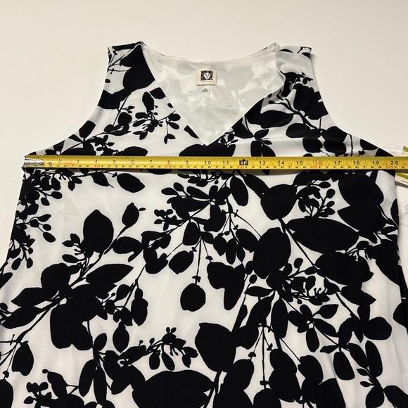 Anne Klein Monochrome Leaf Pattern Dress - Picture 4 of 8